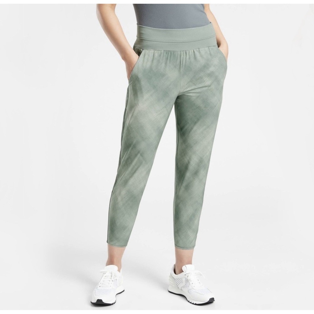 Athleta Women's Nolita Slim Tapered Printed Crop Pant Denali Plus Size 20 Pocket